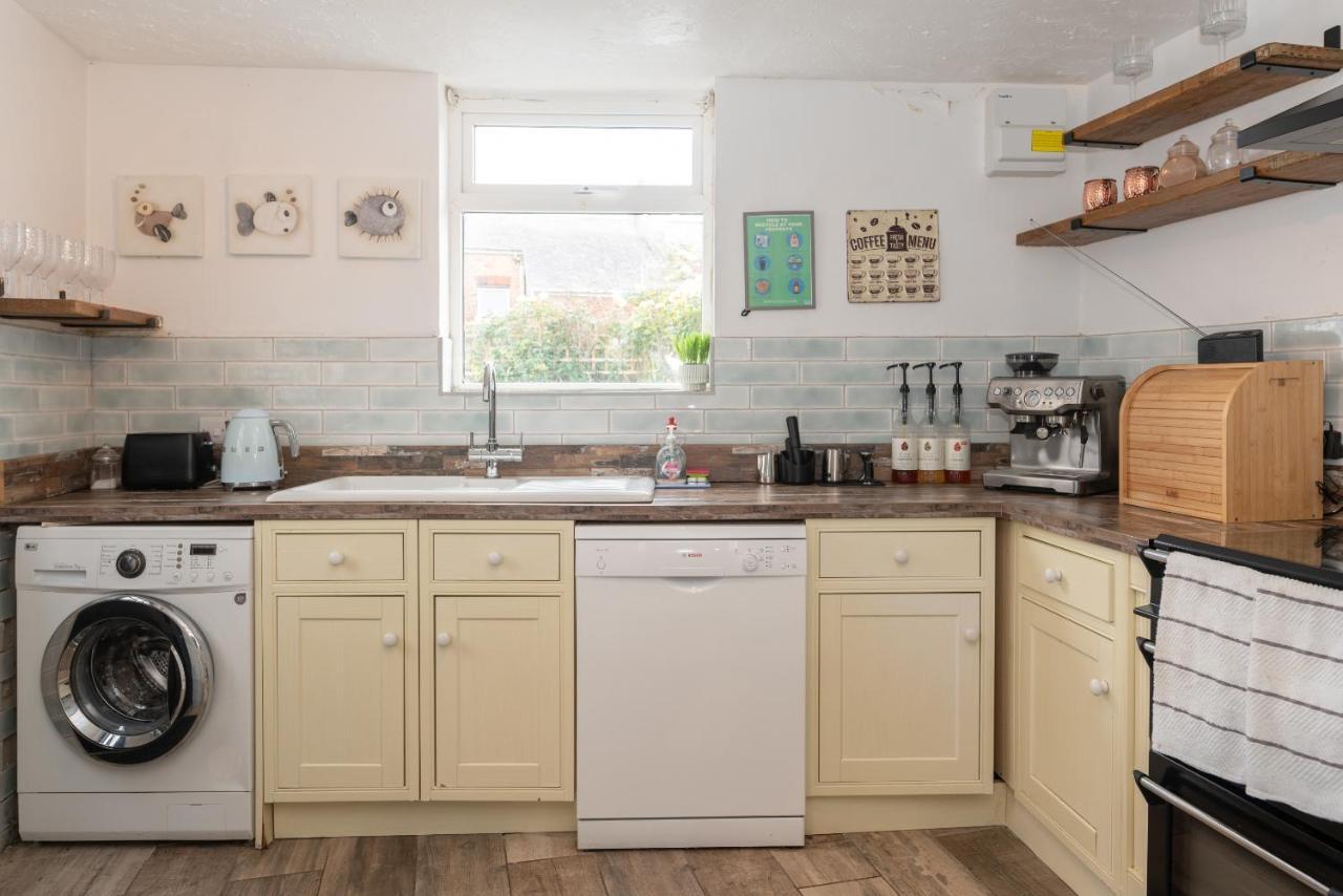 Belmont Villa - 4 Bed - Hot Tub Additional Cost - Sleeps 10-Tjs22Bv Ilfracombe Eksteriør billede