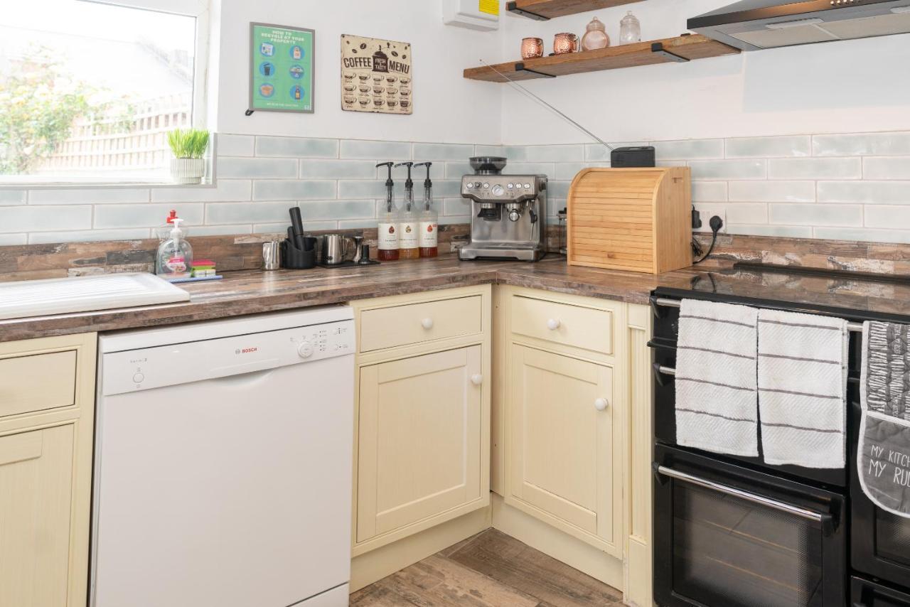 Belmont Villa - 4 Bed - Hot Tub Additional Cost - Sleeps 10-Tjs22Bv Ilfracombe Eksteriør billede